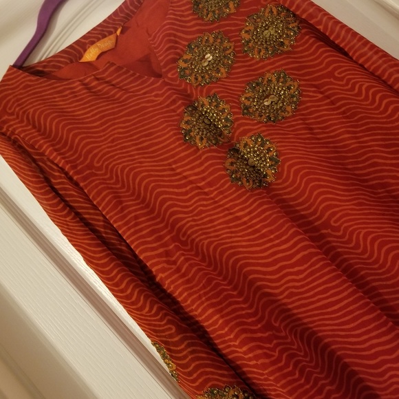 Brick Red chiffon top w/lining - Picture 3 of 4